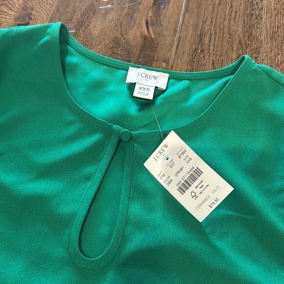 NWT J Crew women’s blouse. Green with keyhole. Sz XXS - Picture 2 of 3
